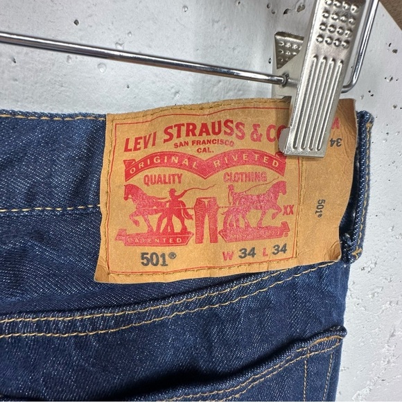 Levi’s Men’s Size 34 x 31 Classic 501 Button Fly Straight Leg Dark Wash Jeans - Picture 5 of 15